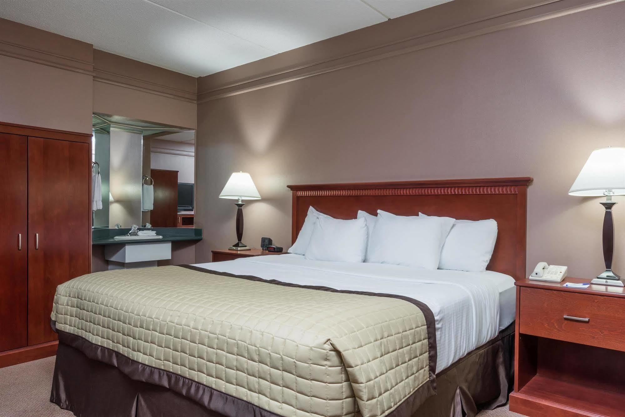 Ramada By Wyndham Fargo